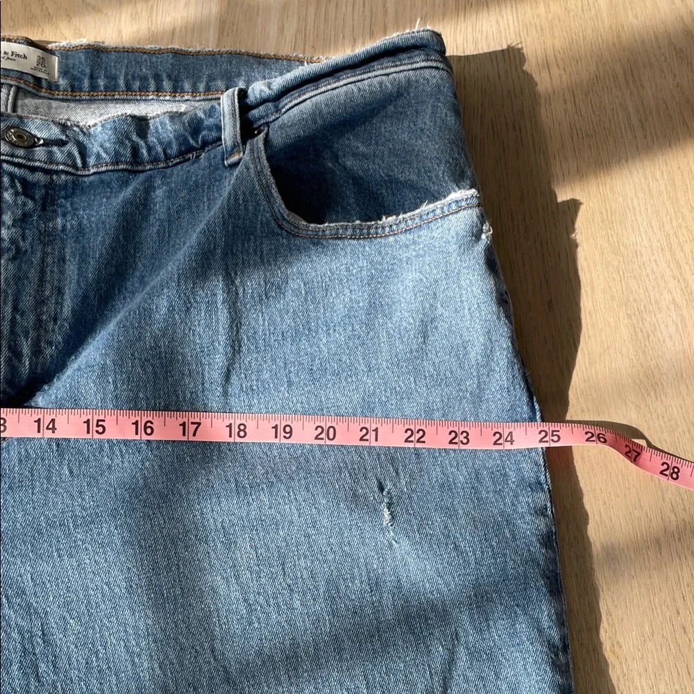 🧚‍♀️Abercrombie & Fitch Light Blue Straight Leg Jeans - Picture 5 of 9